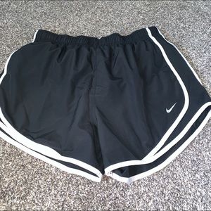 NWOT black and white nike shorts